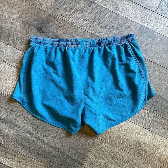 Under Armour, Teal, Lightweight Active Shorts, w/ Built-In Mesh Lining. Size XL. - Picture 2 of 10